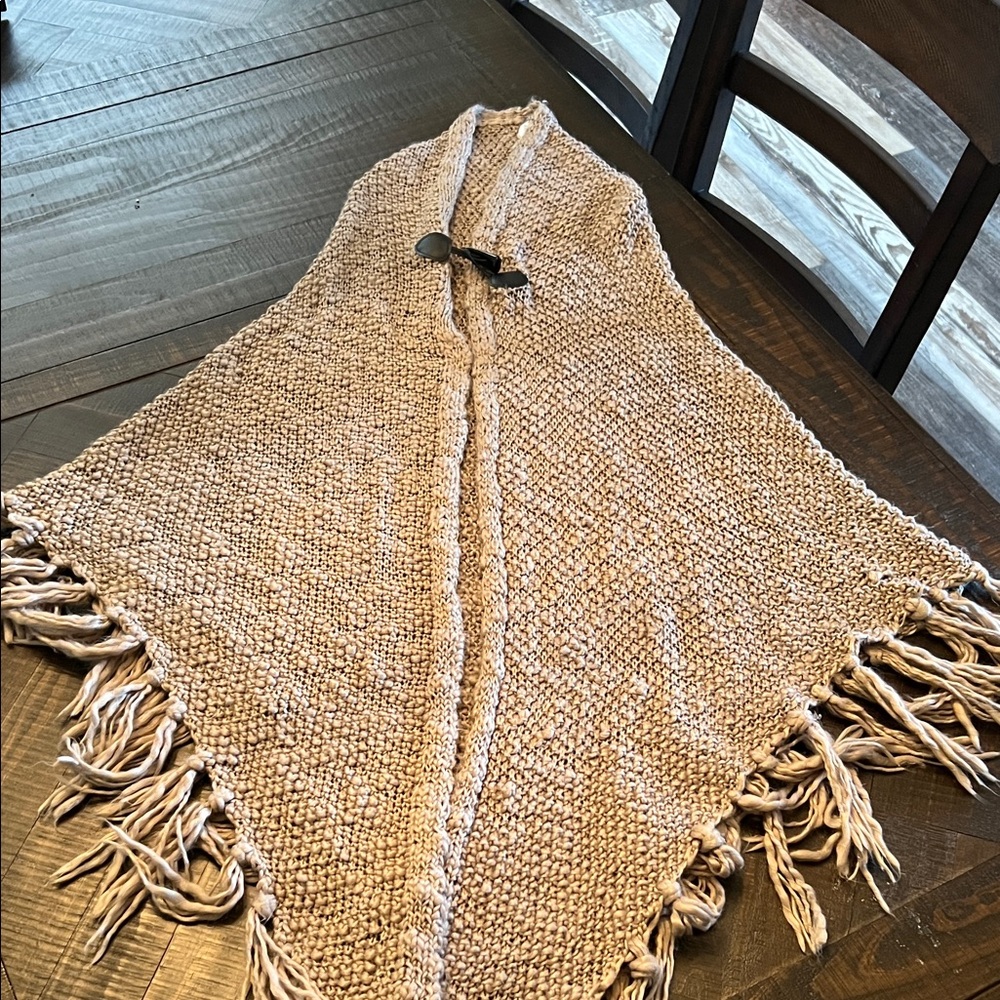 EARTHBOUND Tan Knit Shawl